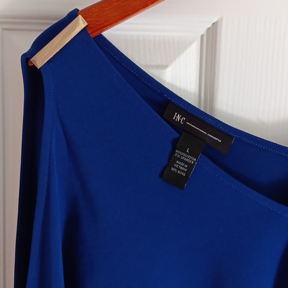 INC COLD SHOULDER SIZE L - Picture 2 of 6